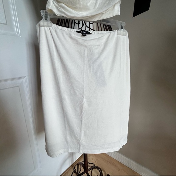⭐️ NWT Lulus Two Piece Cropped Surplice Top & Mini Skirt Set ⭐️ - Picture 6 of 13